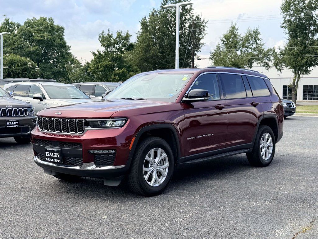 Used 2024 Jeep Grand Cherokee L Limited AWD/4WD image 5