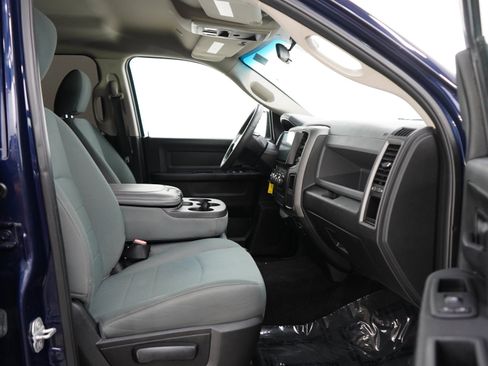 Used 2018 RAM 1500 Express w/ Express Value Package AWD/4WD image 11