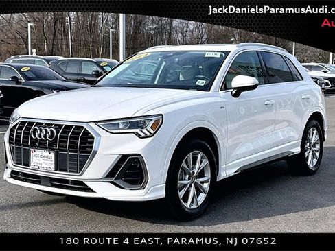 Used 2023 Audi Q3 2.0T Premium w/ Convenience Package image 1