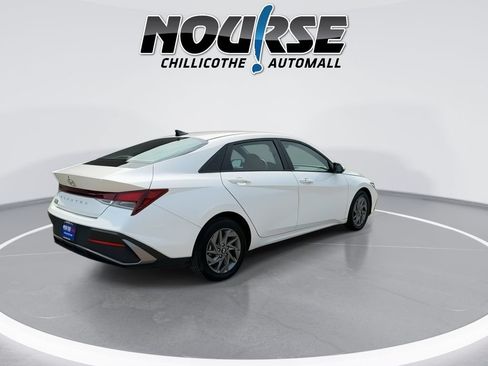 Used 2024 Hyundai Elantra SEL FWD image 8