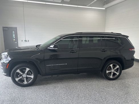 Used 2023 Jeep Grand Cherokee L Limited w/ Luxury Tech Group II AWD/4WD image 6