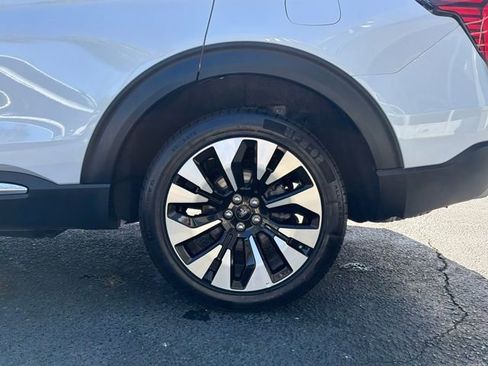 Used 2025 Ford Explorer Platinum w/ LUX Leather Package image 31