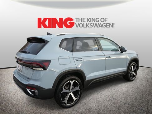 New 2026 Volkswagen Taos SEL image 3