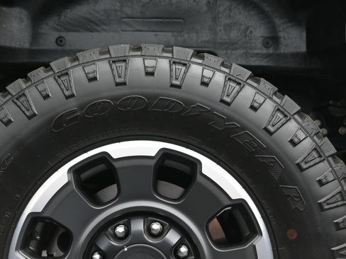Used 2023 Ford F250 King Ranch w/ Tremor Off-Road Package AWD/4WD image 46