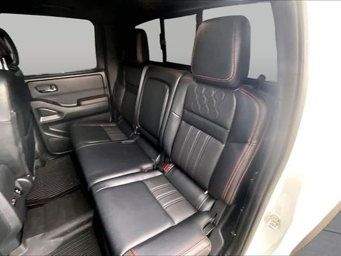 Used 2024 Nissan Frontier PRO-4X w/ Pro Premium Package AWD/4WD image 18