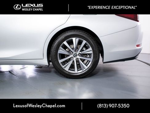 Used 2020 Lexus ES 350 w/ Premium Package FWD image 11