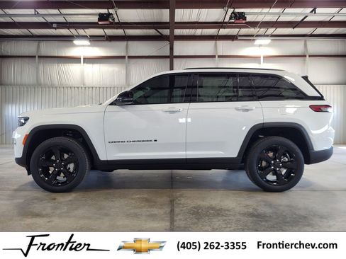 New 2025 Jeep Grand Cherokee Limited w/ Luxury Tech Group II image 1