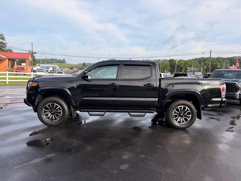 Used 2023 Toyota Tacoma TRD Sport AWD/4WD image 8