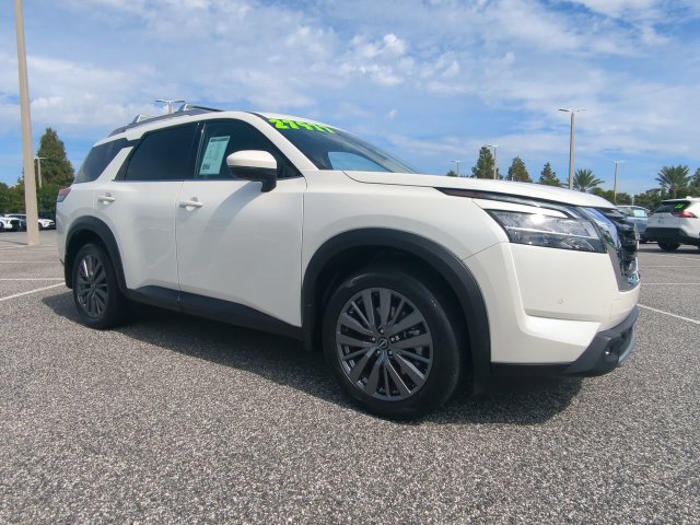 Used 2024 Nissan Pathfinder SL w/ SL Premium Package FWD image 1