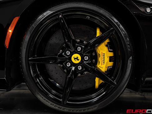 Used 2022 Ferrari F8 Tributo image 26
