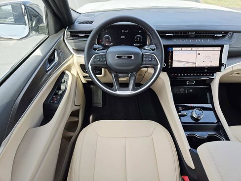 New 2026 Jeep Grand Cherokee L Limited AWD/4WD image 11