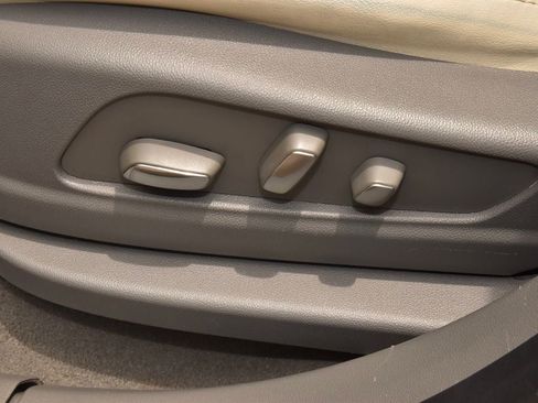 Used 2019 Cadillac XT5 Luxury FWD image 35