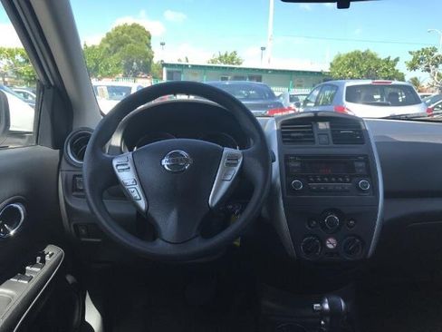 Used 2016 Nissan Versa SV FWD image 7