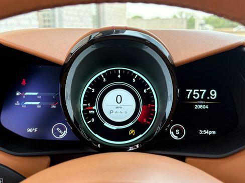 Used 2023 Aston Martin V8 Vantage Coupe RWD image 14