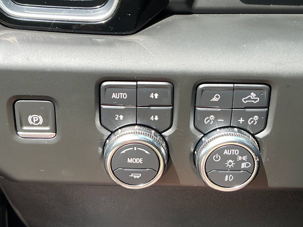 Used 2024 GMC Sierra 2500 Denali w/ Denali Reserve Package AWD/4WD image 29