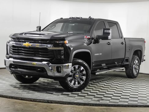 Used 2024 Chevrolet Silverado 2500 LT w/ All Star Edition AWD/4WD image 2