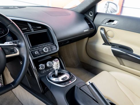 Used 2010 Audi R8 V10 AWD/4WD image 16