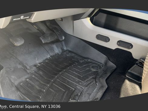 Used 2019 Ford F350 XLT w/ XLT Premium Package image 4