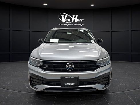 Used 2024 Volkswagen Tiguan SE R-Line image 8