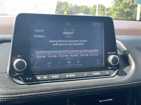 Used 2023 Nissan Rogue S FWD image 23