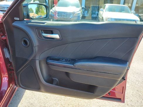 Used 2017 Dodge Charger SXT w/ Navigation & Travel Group image 14