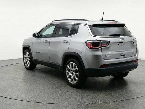 Used 2025 Jeep Compass Limited image 6
