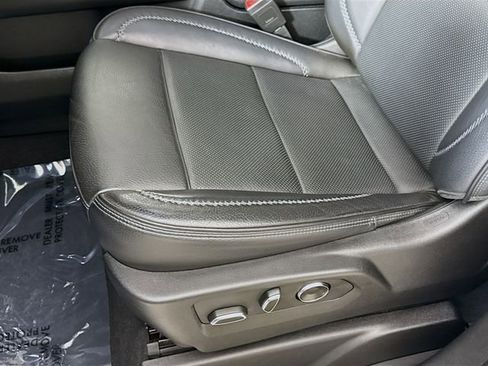 Used 2024 GMC Yukon Denali w/ Advanced Technology Package AWD/4WD image 22