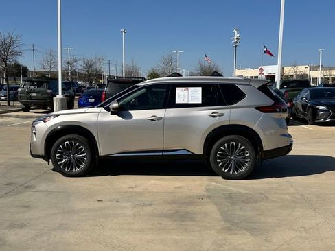 Used 2026 Nissan Rogue Platinum w/ Platinum Premium Package image 6