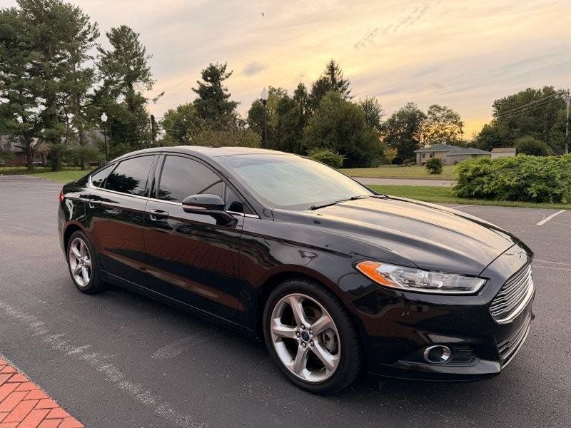 Used 2013 Ford Fusion SE FWD image 4