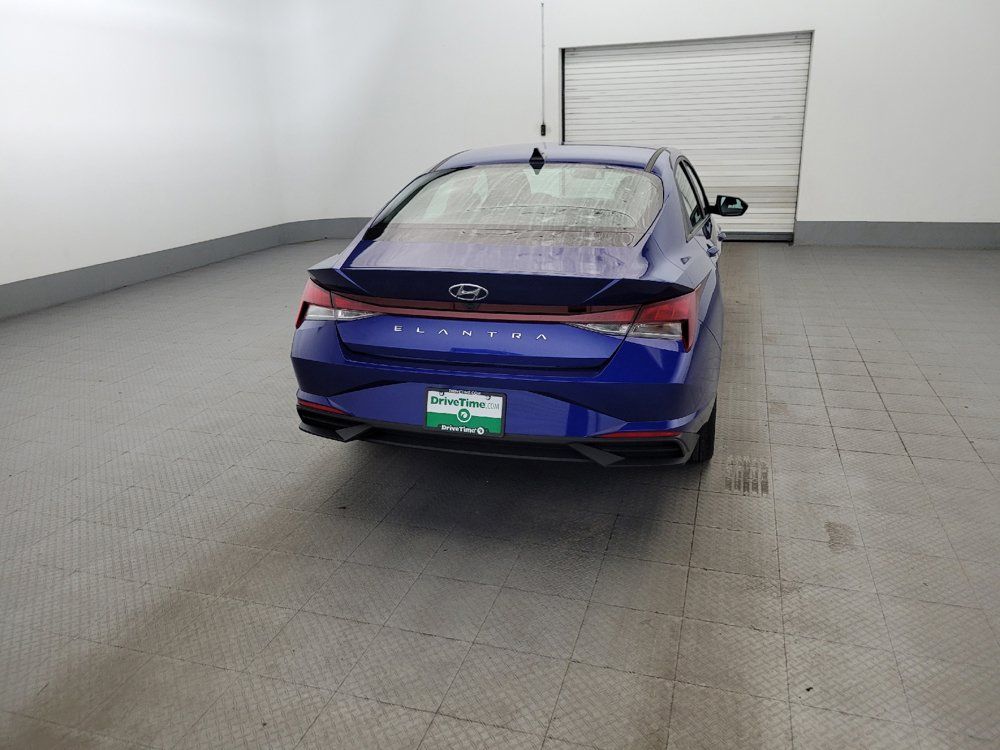 Used 2023 Hyundai Elantra SEL w/ Convenience Package FWD image 7