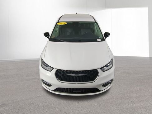 Used 2024 Chrysler Pacifica Touring-L FWD image 42