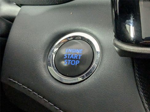 Used 2022 Toyota Highlander XLE image 28