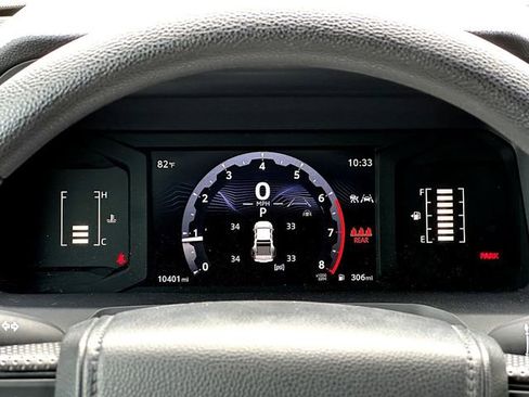 Certified 2025 Toyota Tacoma SR5 AWD/4WD image 24