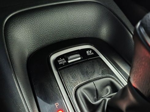 Used 2024 Toyota Corolla SE image 37