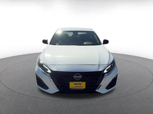 Used 2025 Nissan Altima 2.5 SV FWD image 4