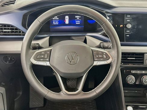 Used 2023 Volkswagen Taos SE FWD image 18