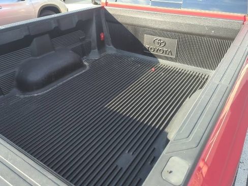 Used 2014 Toyota Tundra SR5 w/ SR5 Upgrade Package AWD/4WD image 7