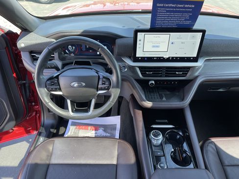 Certified 2025 Ford Explorer Platinum AWD/4WD image 9
