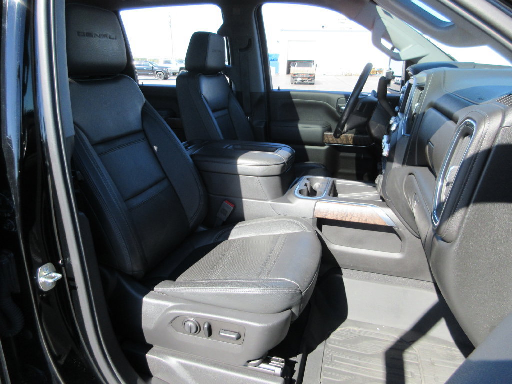 Certified 2020 GMC Sierra 2500 Denali w/ Denali Ultimate Package AWD/4WD image 22