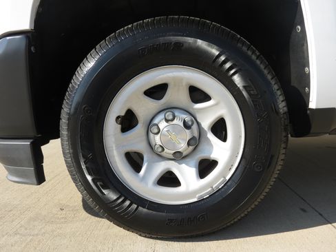 Used 2017 Chevrolet Silverado 1500 W/T w/ Trailering Package RWD image 9