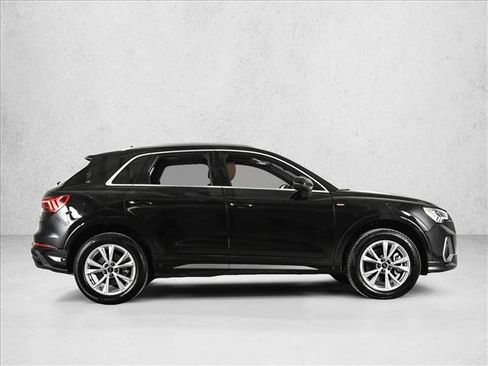 Certified 2025 Audi Q3 2.0T Premium w/ Convenience Package image 4