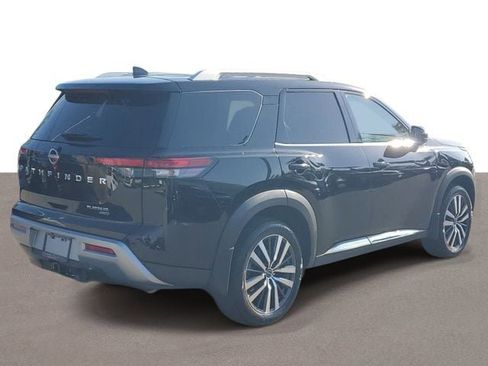 Used 2022 Nissan Pathfinder Platinum w/ Cargo Package AWD/4WD image 4