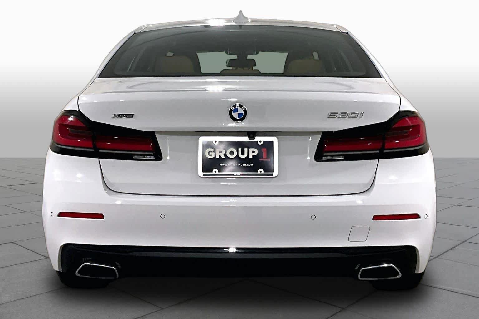 Used 2023 BMW 530i xDrive w/ Premium Package AWD/4WD image 4