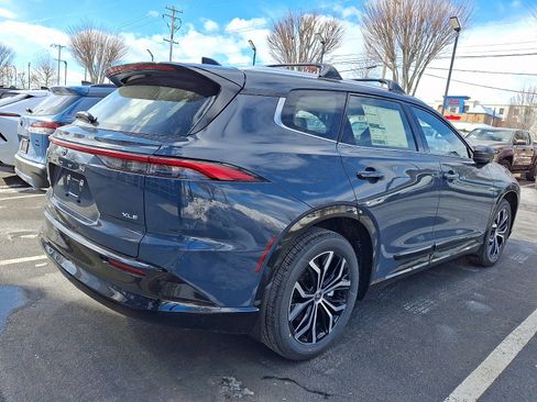 New 2026 Toyota Crown Signia image 4