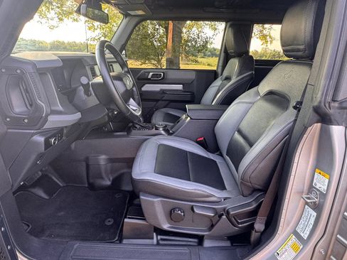 Used 2024 Ford Bronco Big Bend w/ Sasquatch Package AWD/4WD image 9