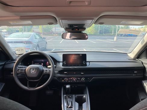 Used 2025 Honda Accord SE image 5