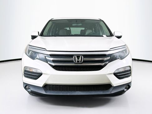 Used 2017 Honda Pilot EX image 2