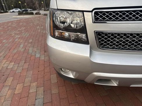 Used 2011 Chevrolet Avalanche LTZ image 21