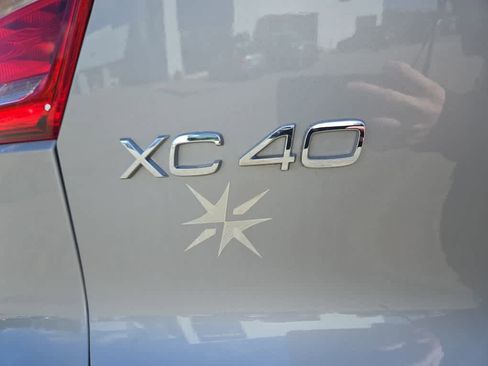 Used 2023 Volvo XC40 B5 Plus w/ Driver Assist Package image 8