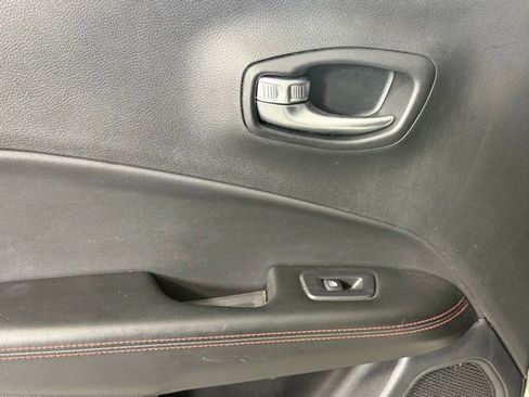 Used 2019 Jeep Compass Trailhawk AWD/4WD image 22